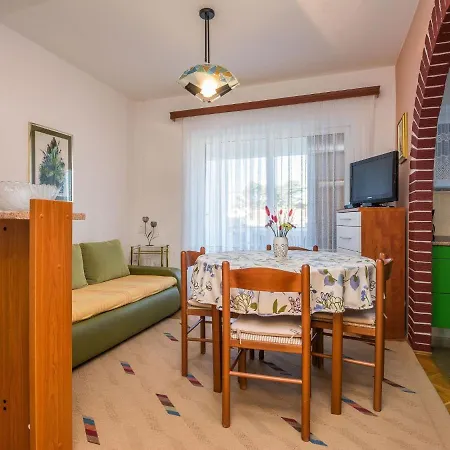 On Island Near Sandy Beaches Apartmán Vir