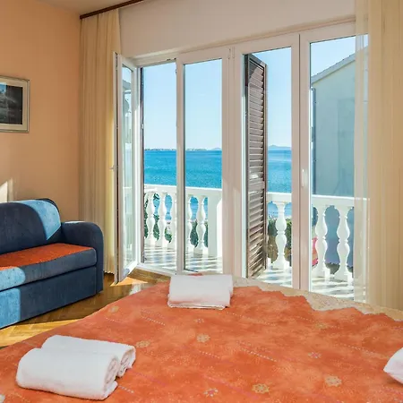 On Island Near Sandy Beaches Apartmán Vir