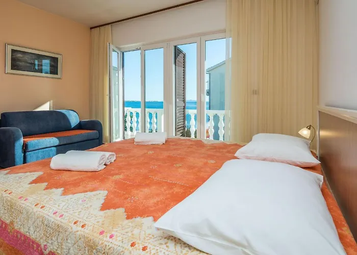 On Island Near Sandy Beaches Apartmán *