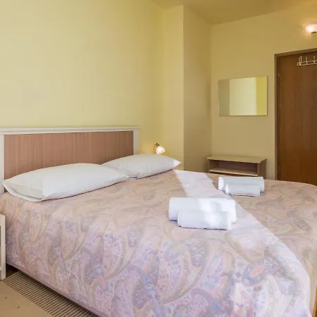 Apartment On Island Near Sandy Beaches Vir