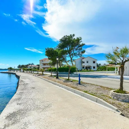 On Island Near Sandy Beaches Lägenhet