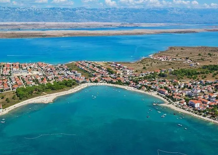 On Island Near Sandy Beaches Lägenhet