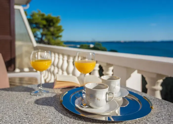 Lägenhet On Island Near Sandy Beaches Vir