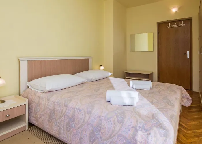 Lägenhet On Island Near Sandy Beaches Vir