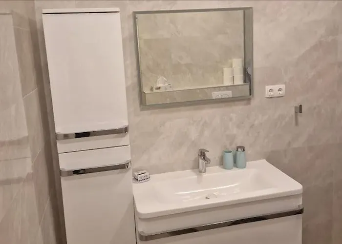 On Island Near Sandy Beaches Lägenhet