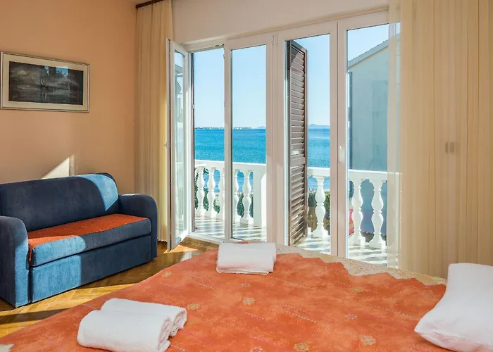 On Island Near Sandy Beaches Lägenhet Vir