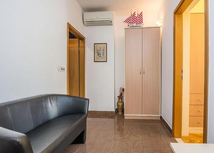 On Island Near Sandy Beaches Lägenhet